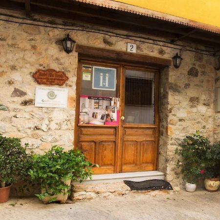 Hostal Alba Taruta Guadalupe  Ngoại thất bức ảnh