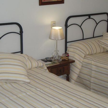 Hostal Alba Taruta Guadalupe  Ngoại thất bức ảnh