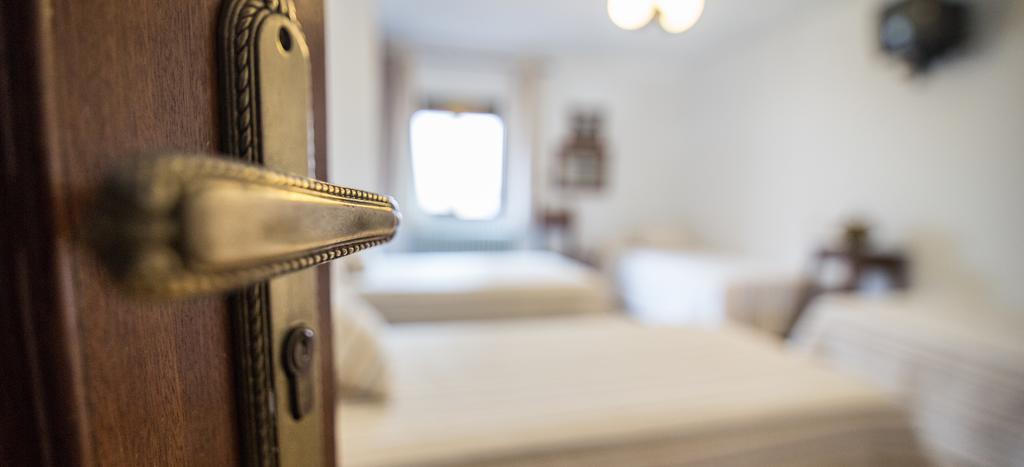 Hostal Alba Taruta Guadalupe  Phòng bức ảnh